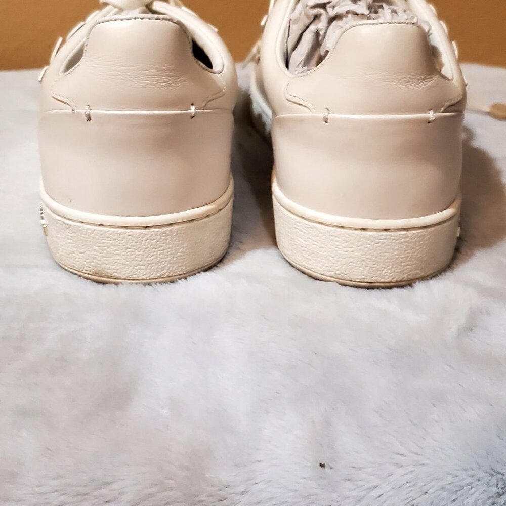 LV shoes - Picture 2 of 6
